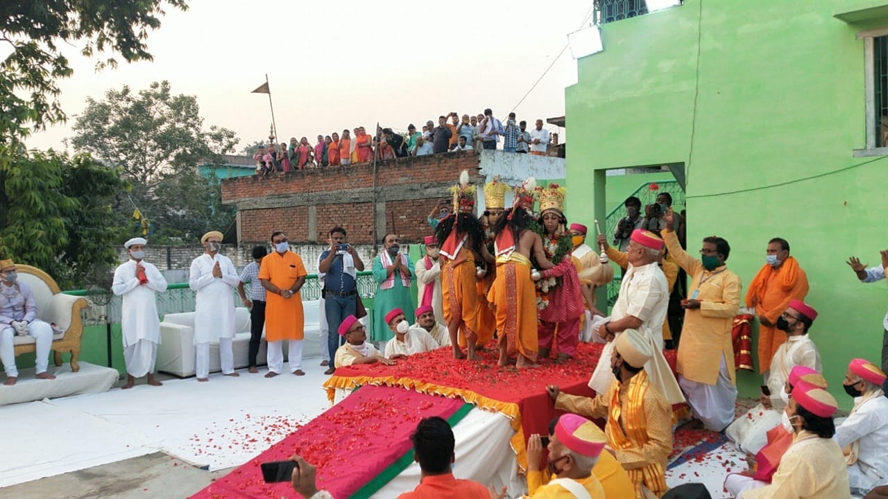 Kashivasi became witness to the tradition of union of four brothers