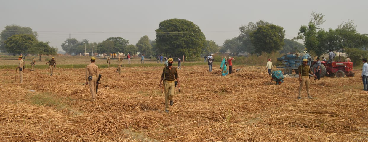 Hathras: In the shadow of bayonets, the relatives of the daughter started work on their farm