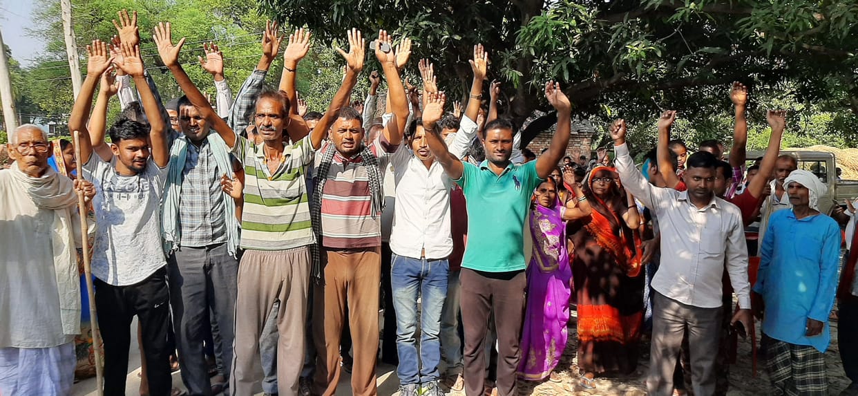 Allotment of government quota shop by ignoring court