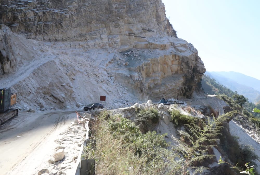 Big vehicles will Run between Devprayag to Rishikesh from December 18th on Badrinath highway after eight months