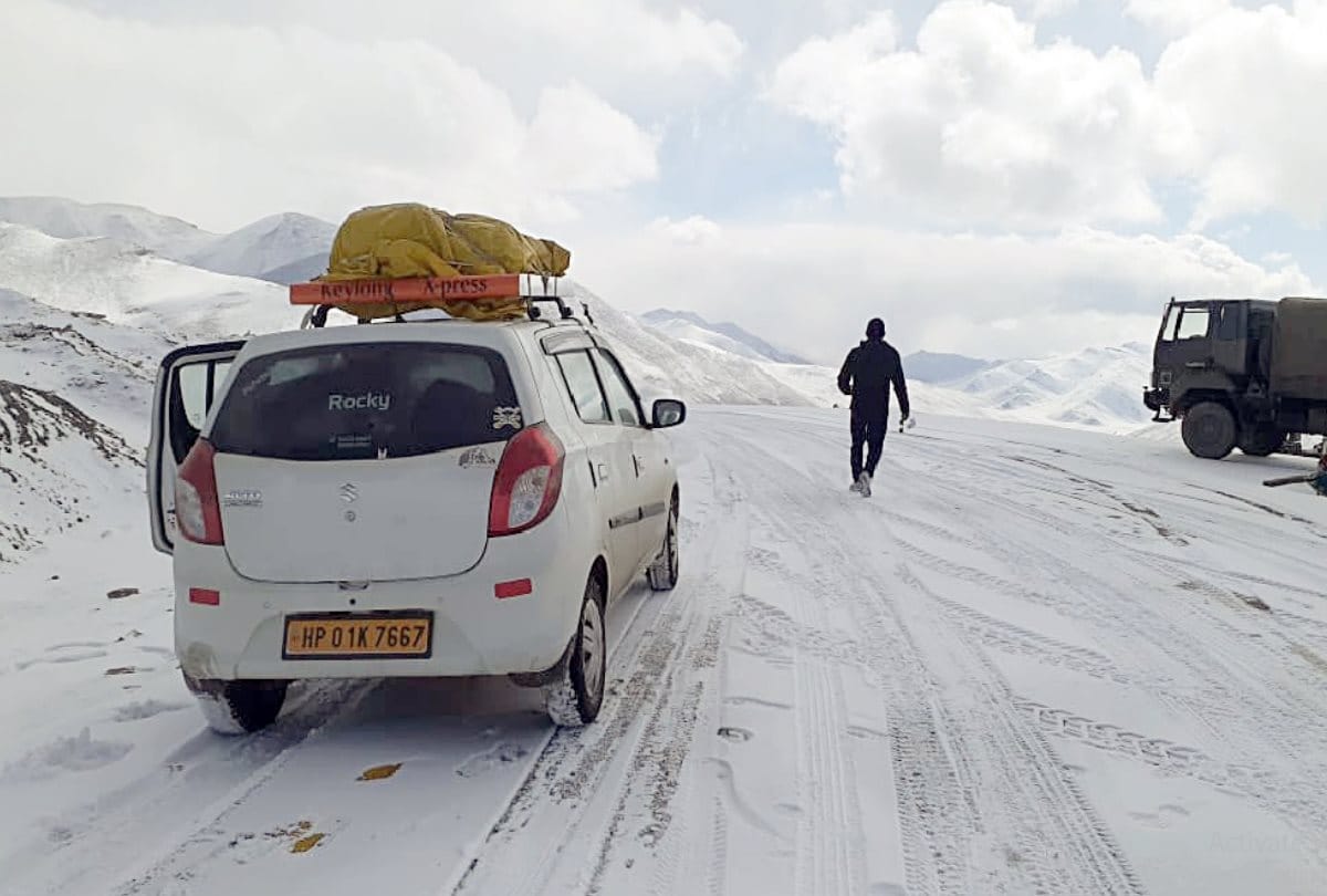 weather today: first fresh snowfall of the season in Himachal, see spectacular views of lahul spiti in pictures