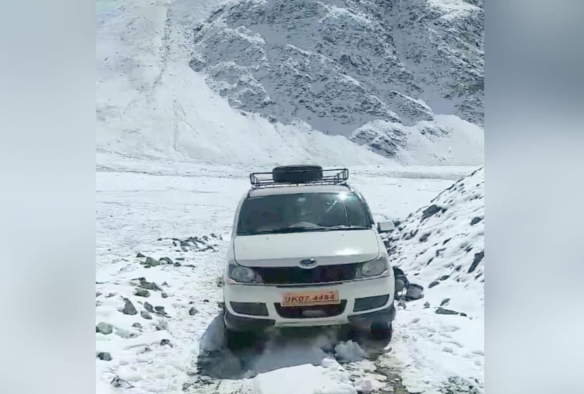 weather today: first fresh snowfall of the season in Himachal, see spectacular views of lahul spiti in pictures