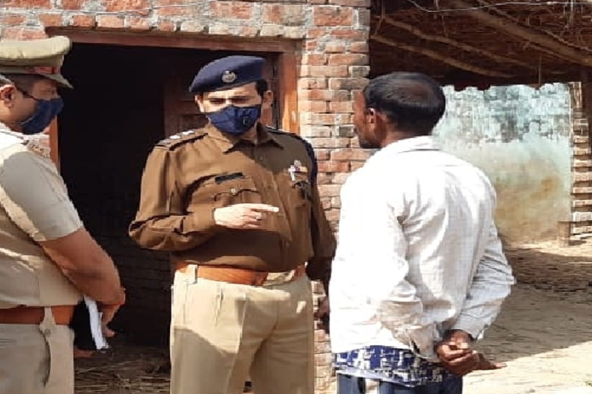 Police has revealed that a woman killed her husband with lover in village at Bijnor