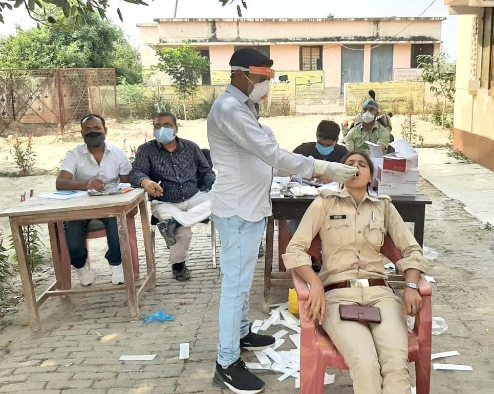 sipaahee samet paanch kee korona riport pojitiv