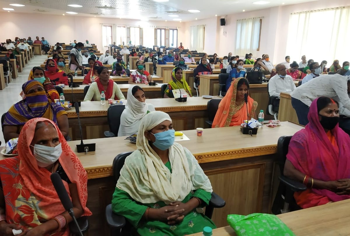Gorakhpur ranks fourth in PM Self Fund Scheme loan