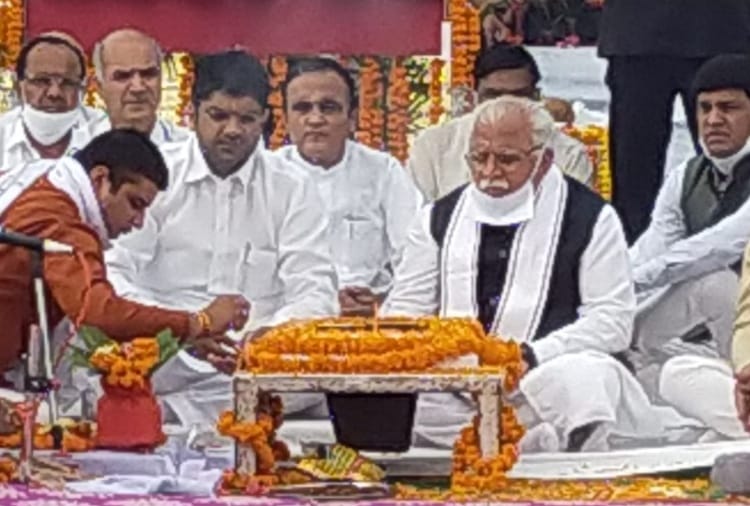 CM Manohar lal and Deputy CM Dushyant Chautala reached in program of Hisar Airport expansion