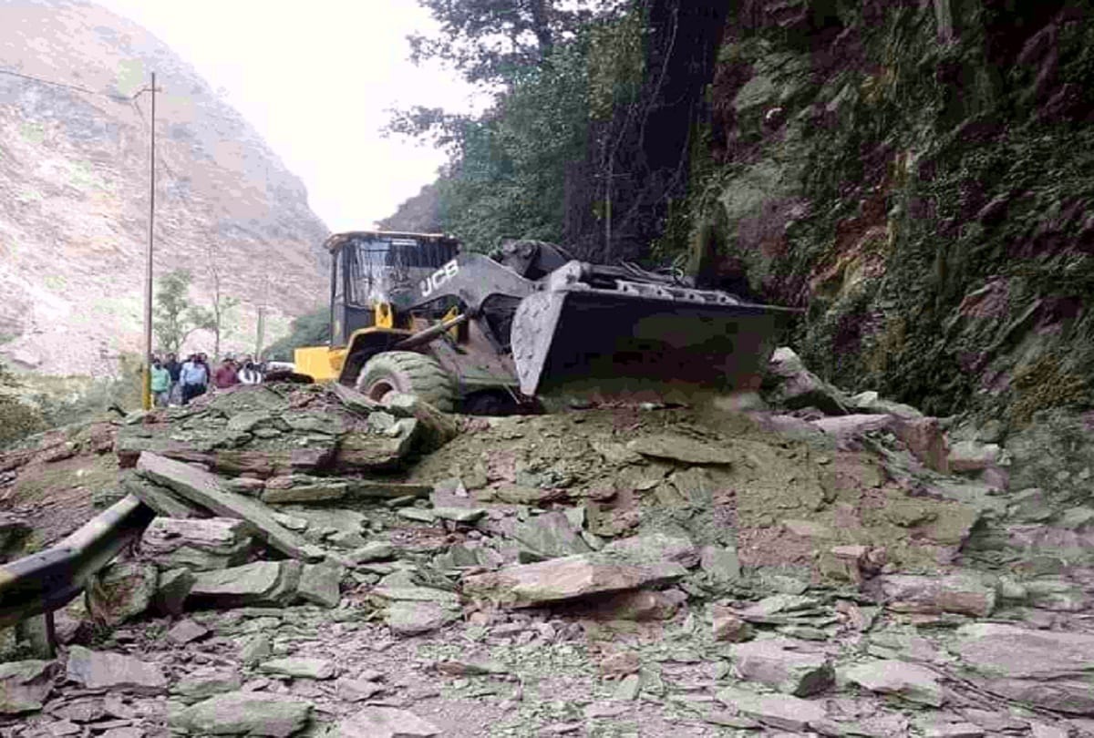 Jammu and Kashmir Traffic on Jammu-Srinagar highway remains closed for five hours