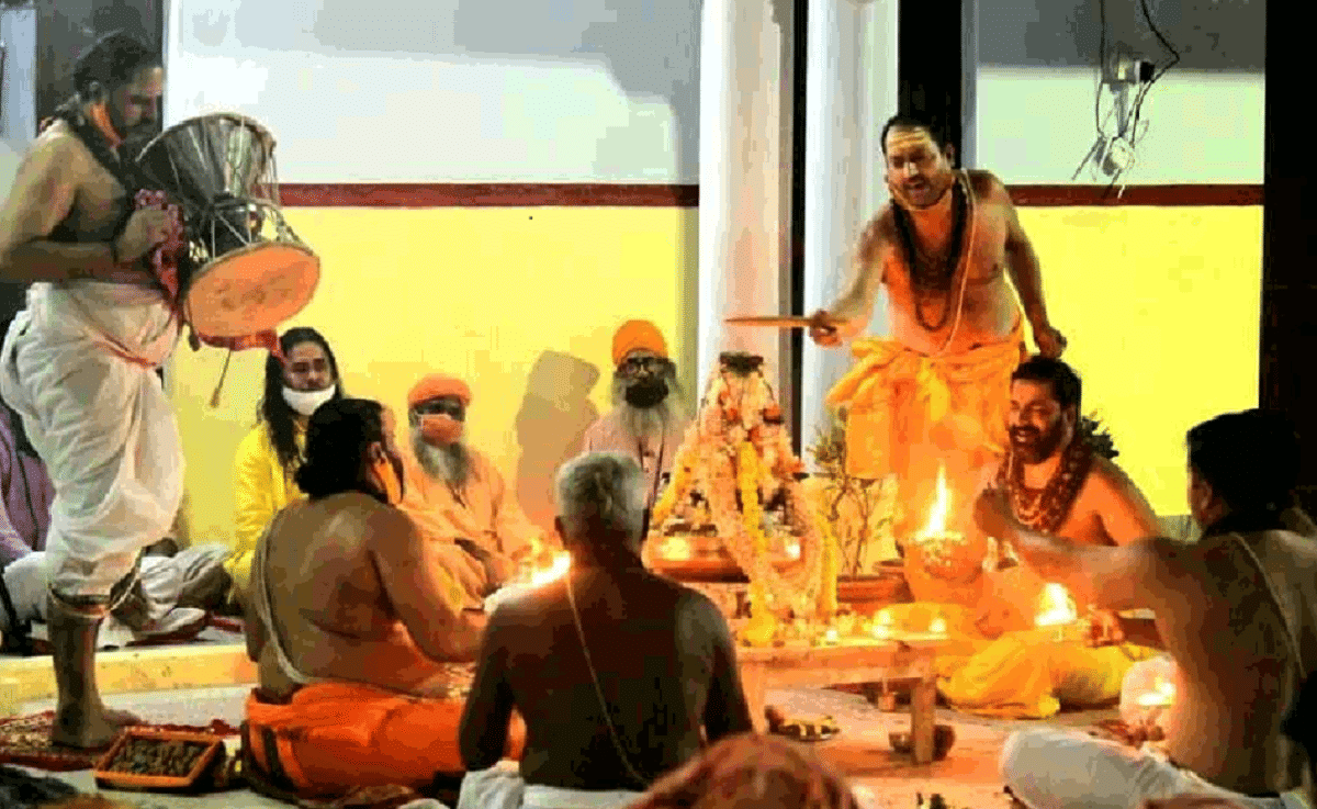 Kashi vishwanath mandir Saptarshi Aarti was perform first time in history