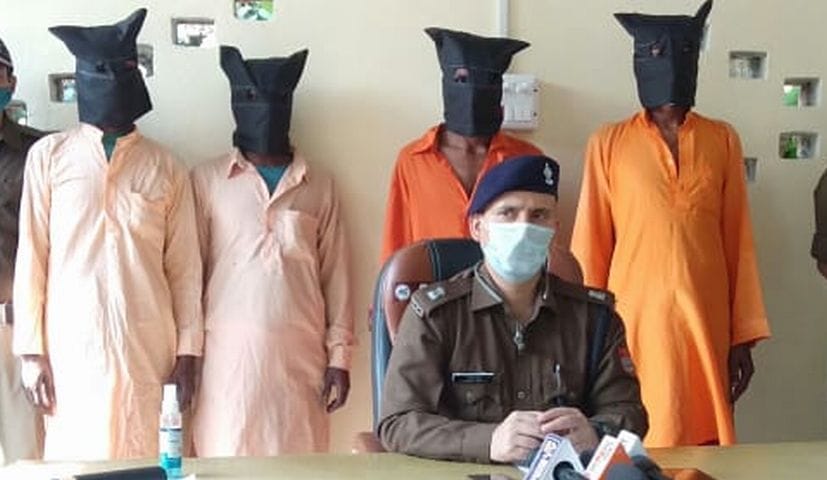 Snake charmers had stolen in Ratanpuri, four arrested