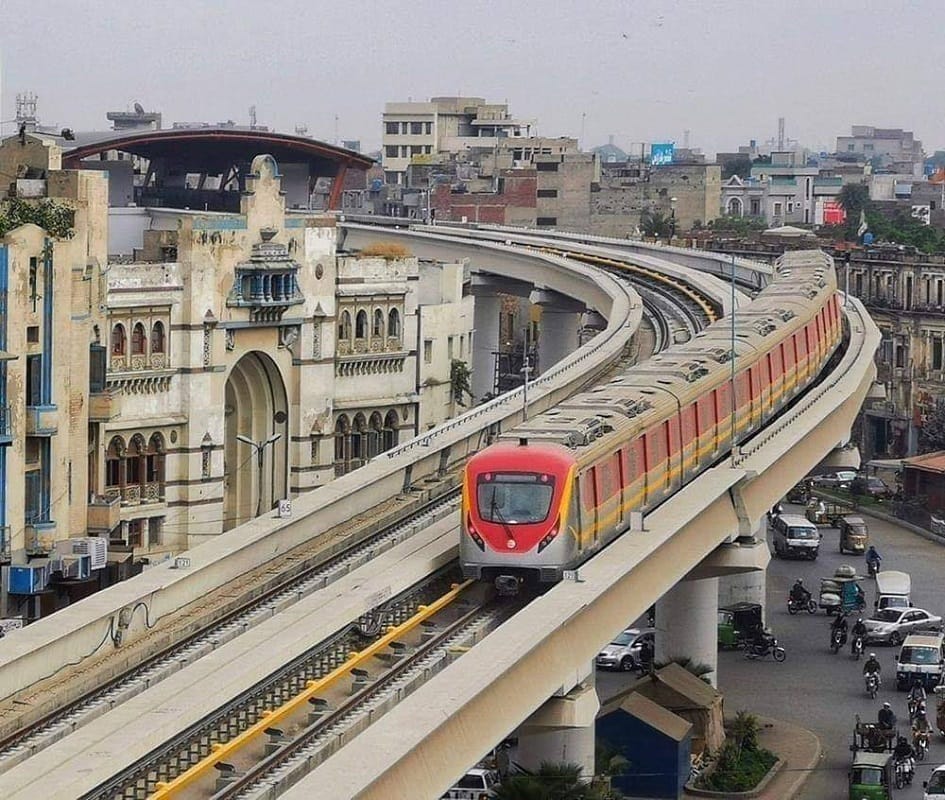Lahore Metro Train News: lahore metro train service begins commercial operation with the help of china Pakistan first metro train