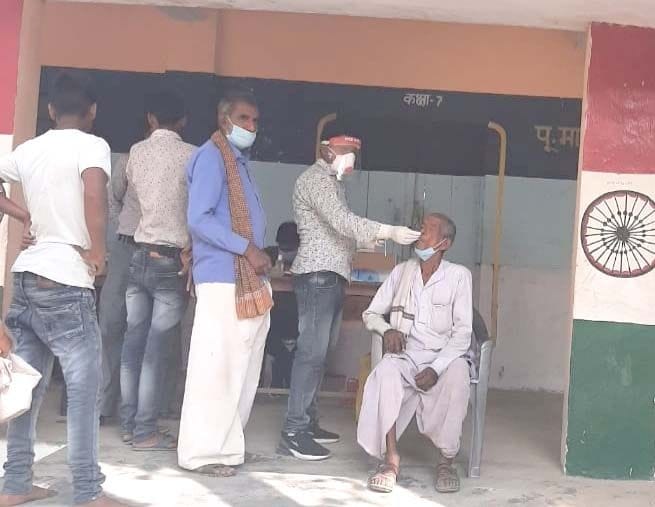sapaah mein tej bukhaar se yuvak kee maut, kaee beemaar