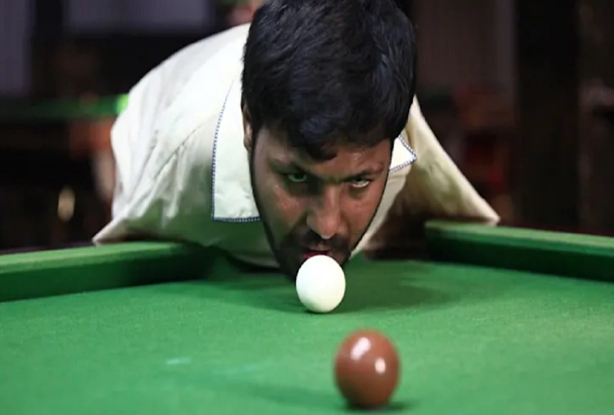 Born without hands, Mohammad Ikram showed passion, winning a snooker game with a chin