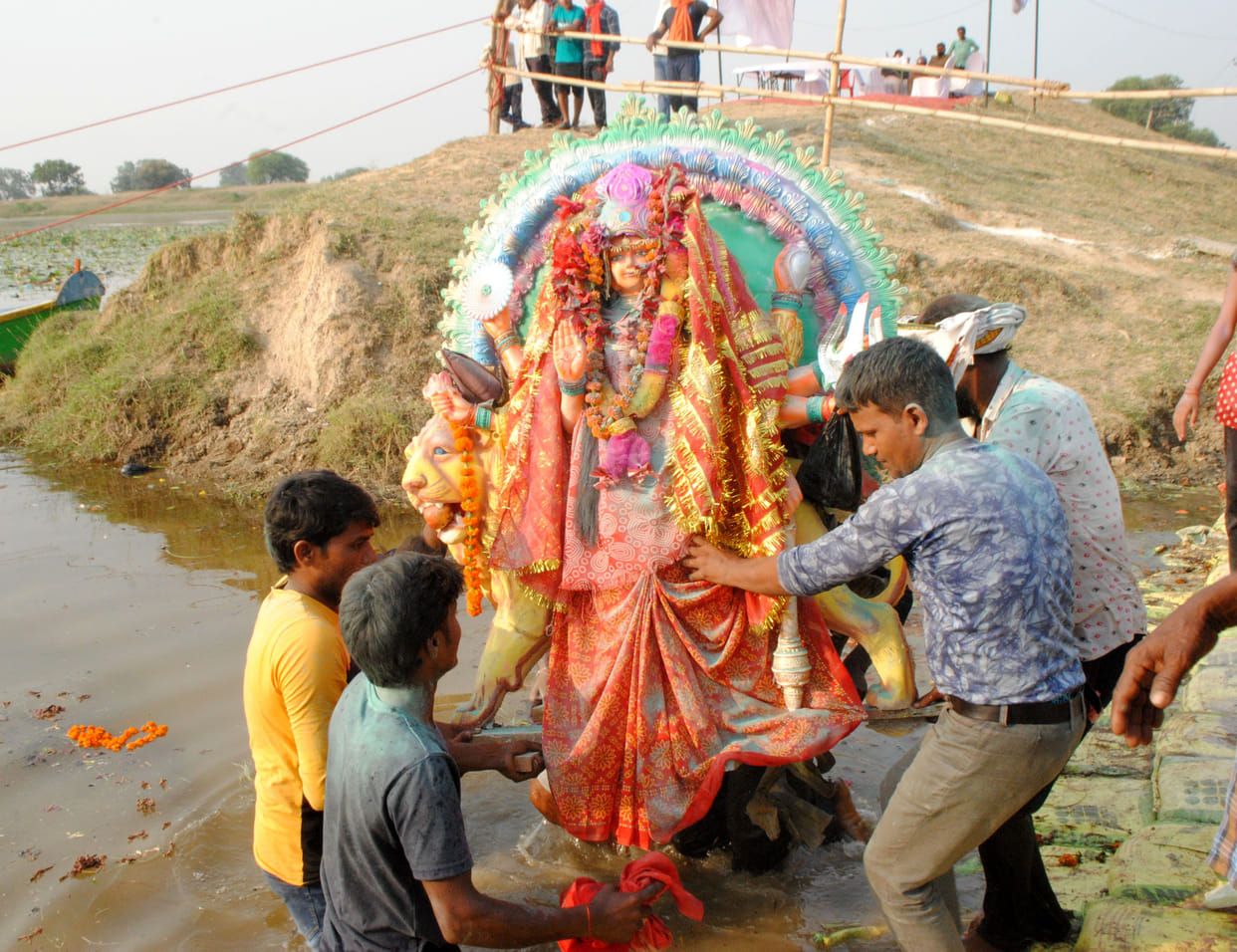 Mother Durga farewell to moist eyes in Chitrakoot