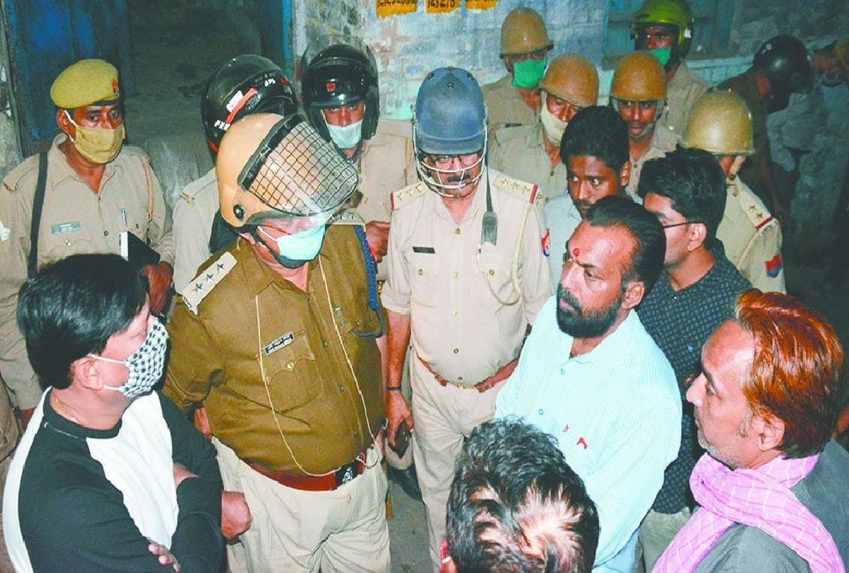 Firozabad Clash Full Story Firing And Murder People In Panic