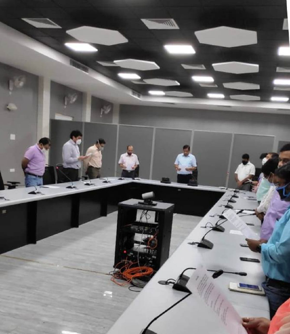 Railway officials and employees pledge to create 'vigilant India, prosperous India in varanasi
