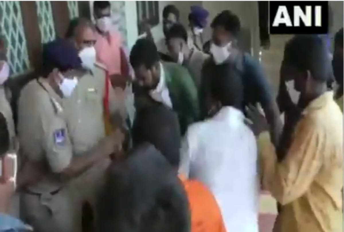 Dubbak assembly by poll Rs 18.67 lakhs seized from kin of BJP candidate Raghunandan Rao