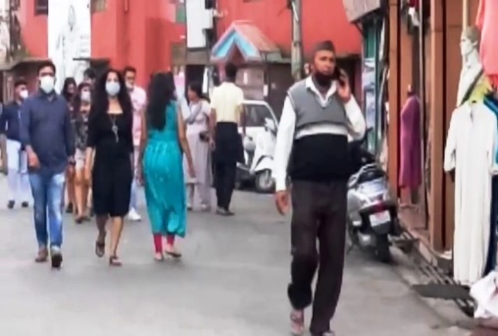 Unlock-5 in uttarakhand Latest News Today: Tourist Heavy Rush in Mussoorie during festive season on october