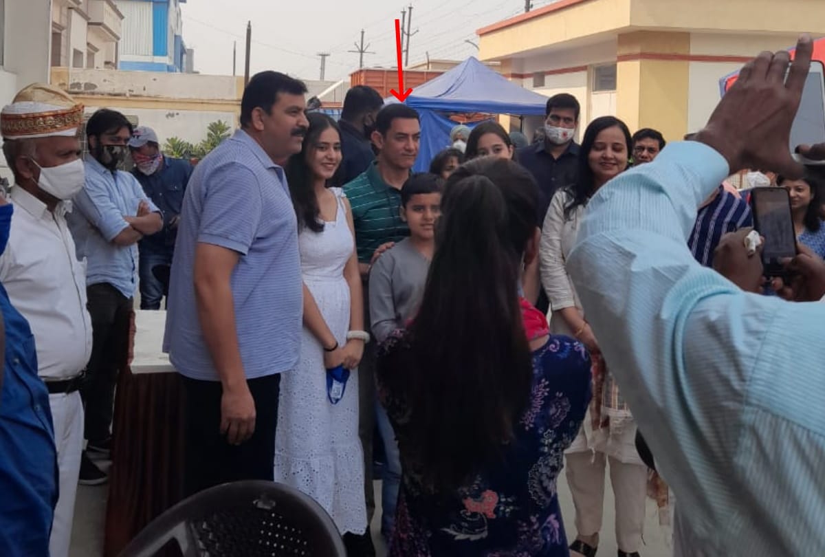 Aamir khan reach ghaziabad for lal singh chaddha movie shooting see photo
