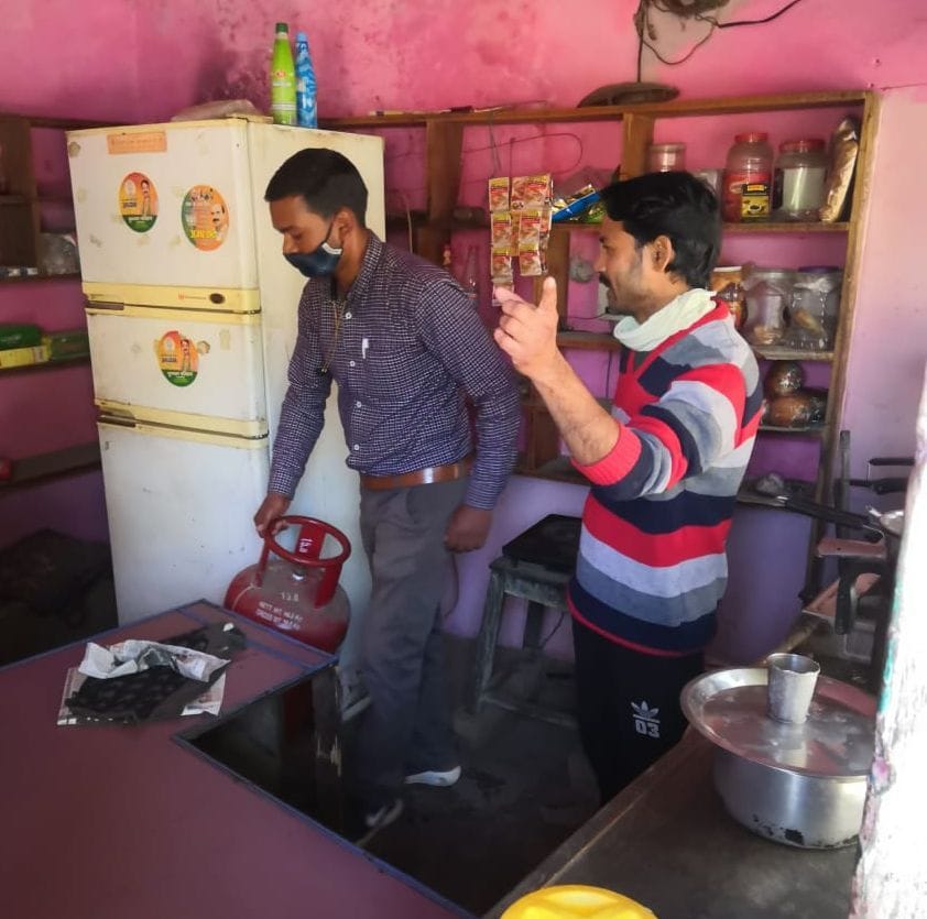 54 domestic cylinders seized from commercial establishments