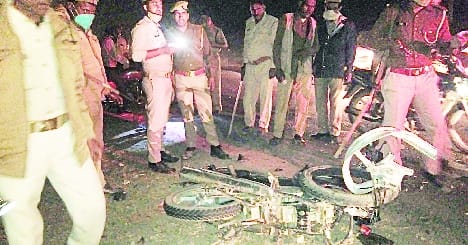 Wife-son dead, husband injured in accident on Pilibhit highway