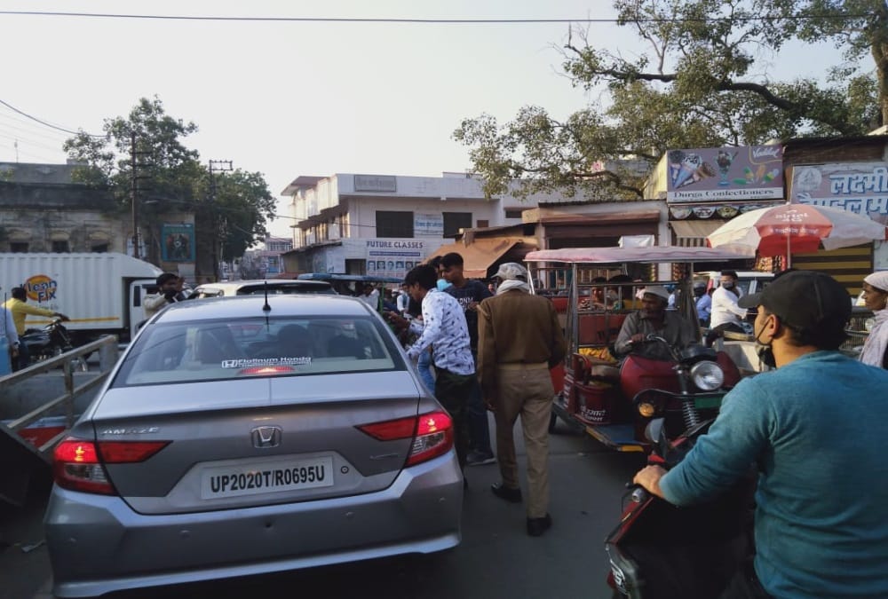 Roorkee news: Ruckus and Fight between barati on new bridge
