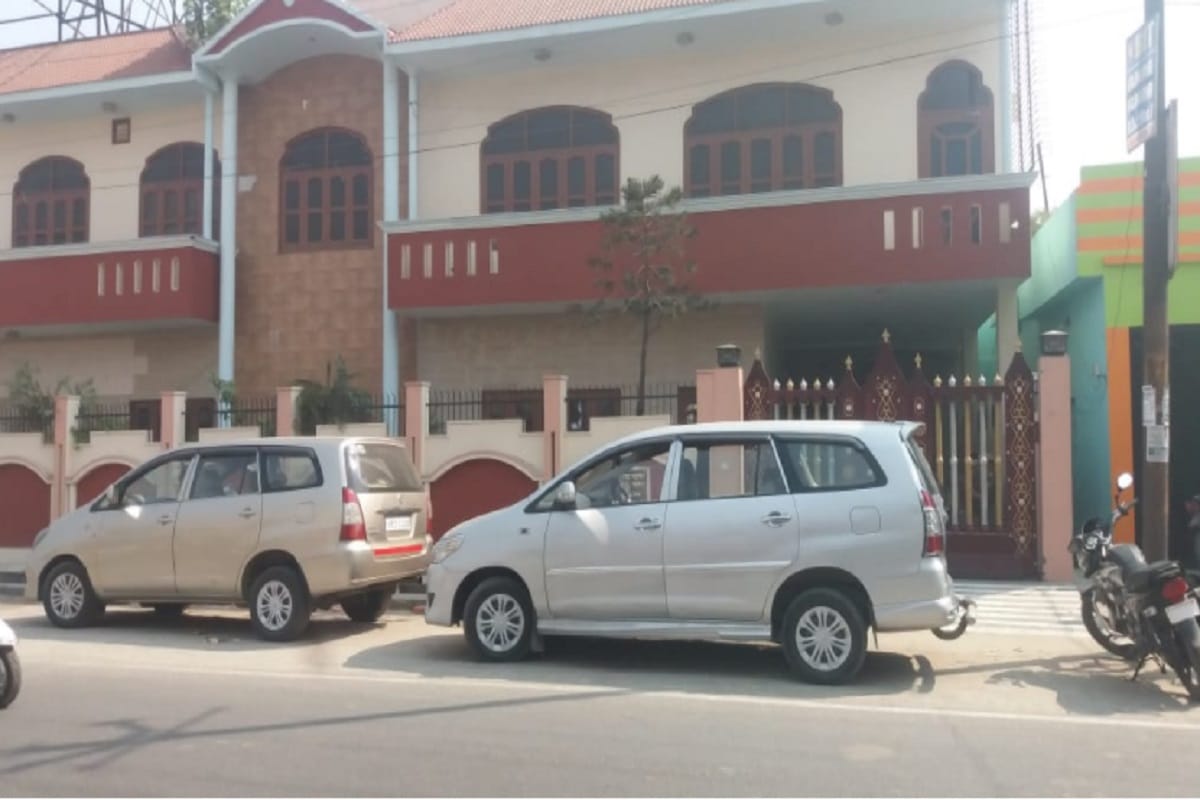 The Income Tax Department team has raided many places including the house of BSP MP Malook Nagar