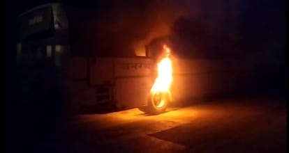 Fire in bus on Varanasi-Ghazipur highway passengers saved