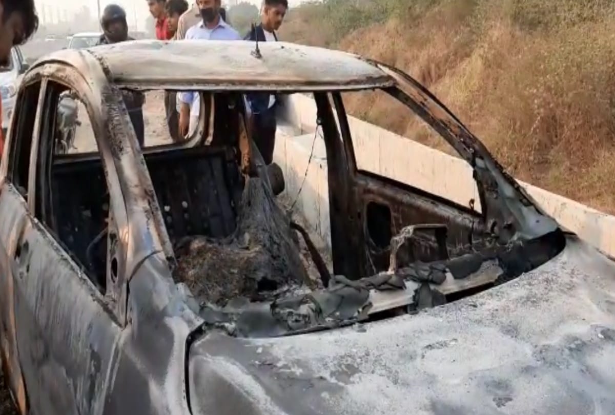 Gurugram Doctor burn to death alive in his car family suspect foul play police probing