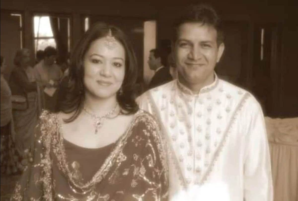 Bollywood Couples Who Have Stay Away Their Personal Life From Limelight