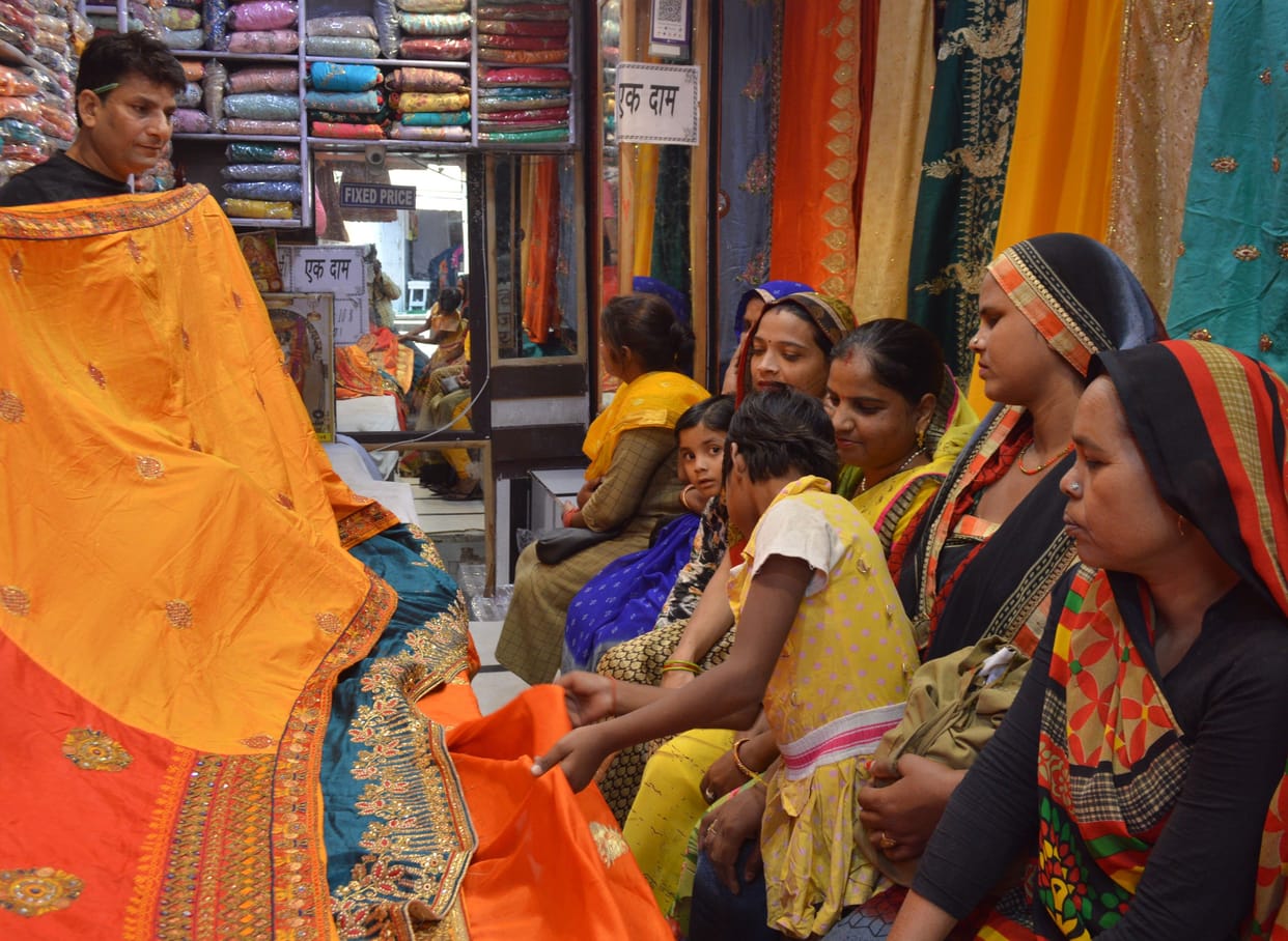 Hathras: Gulzar went to the market to buy Karva Chauth