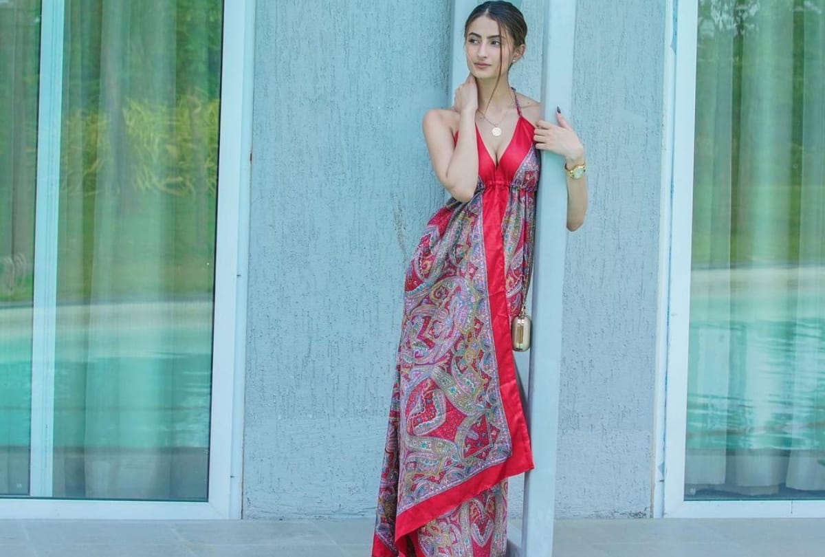 palak tiwari shweta tiwari daughter stunning gorgeous images wallpapers photos download in hd