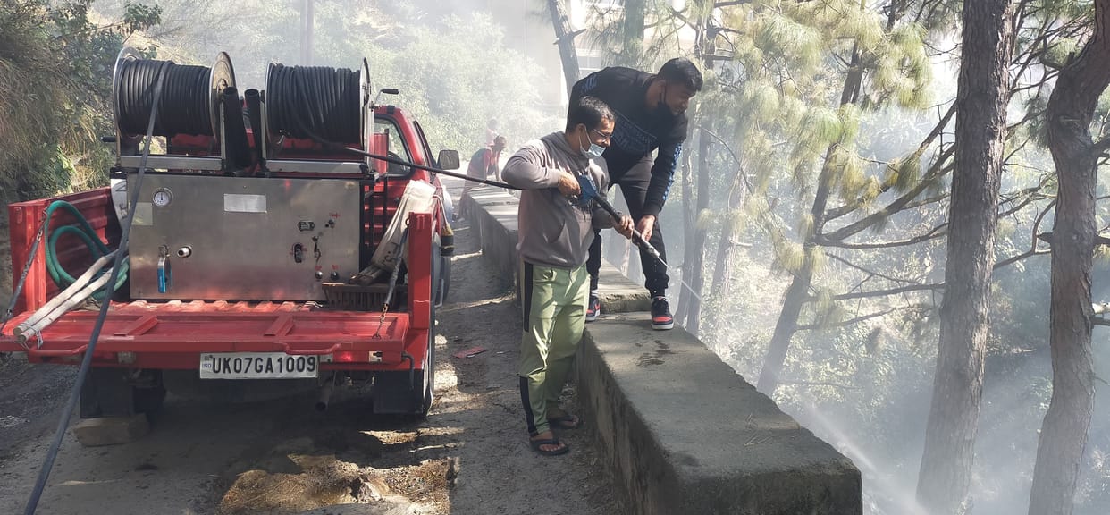 Fierce fire from Ranidhara to Laxmeshwar bypass Tirahe