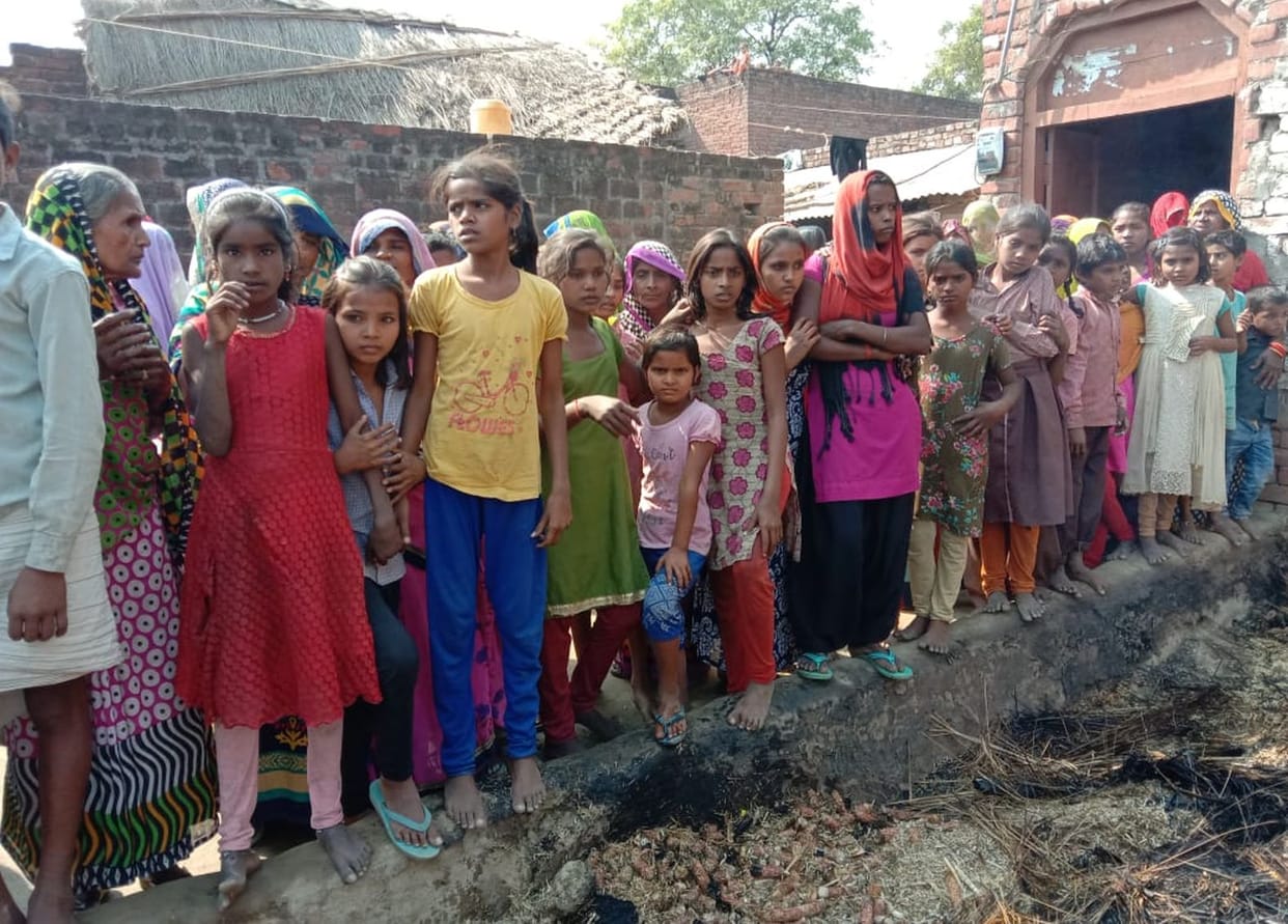 Three huts of father and two sons burnt in Farrukhabad, two cattle dead