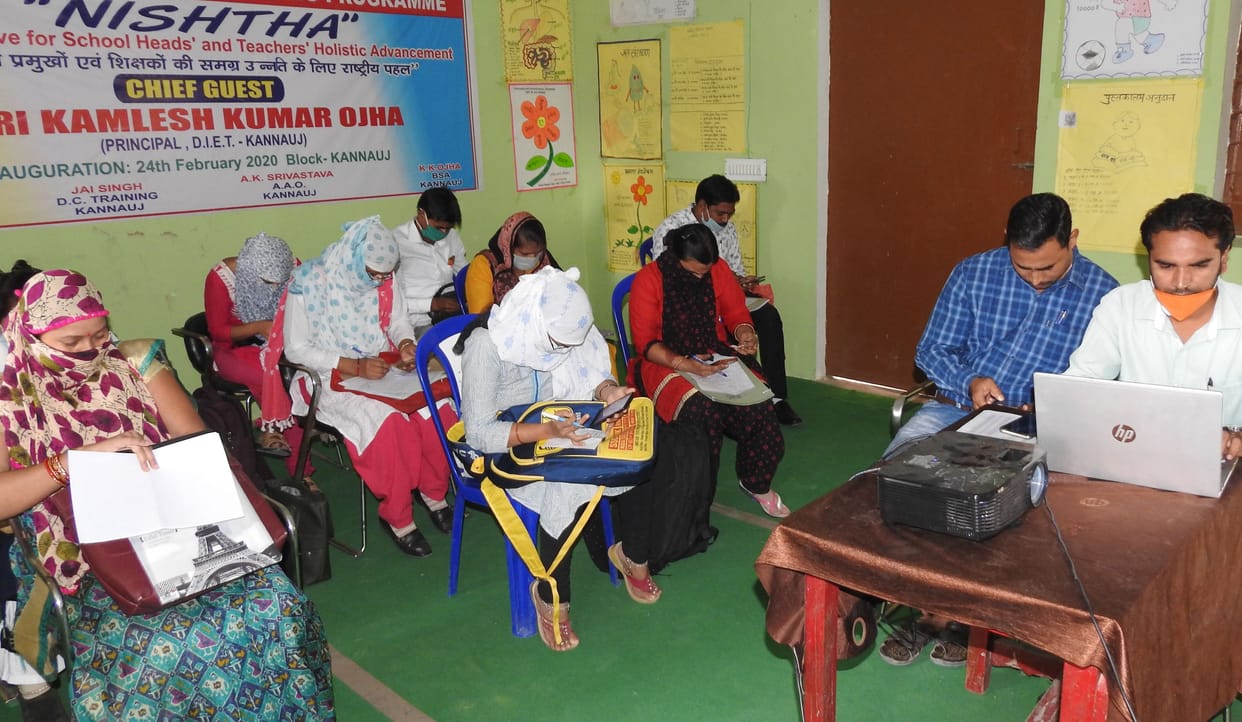 vebasait khulee, 102 shikshakon ko mila skool