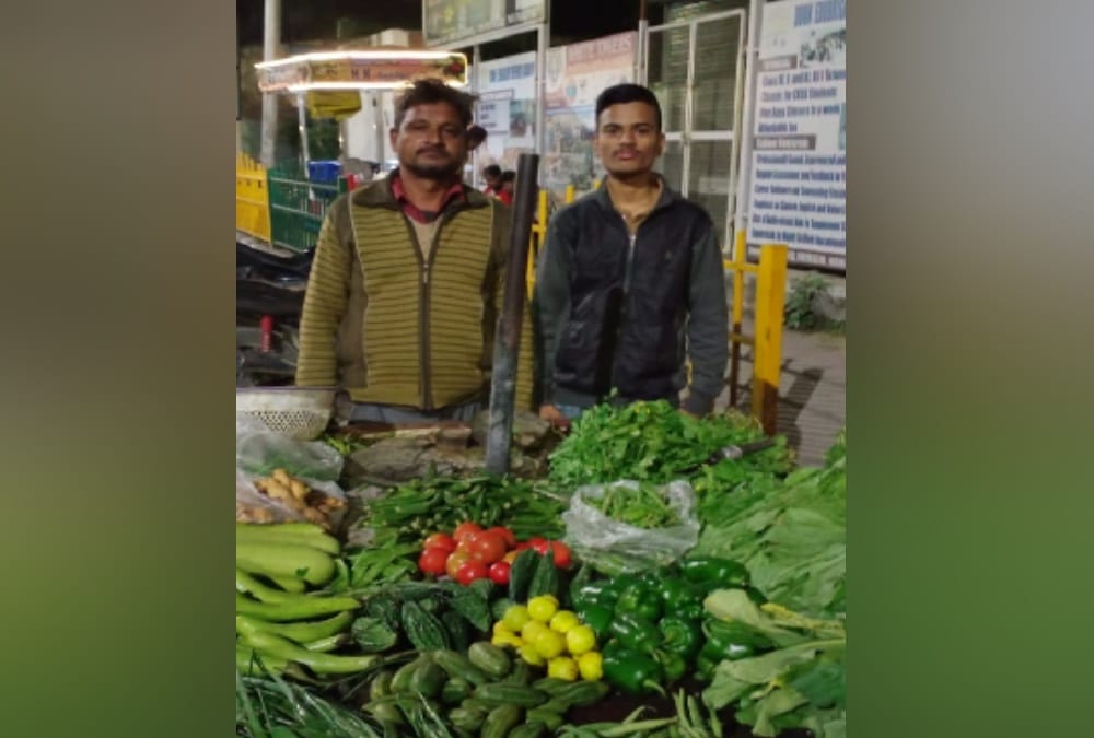 Dehradun Latest news: Vegetable Street Vendor son became Engineer