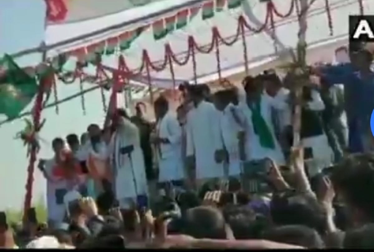 Bihar Election News, Bihar Election 2020, Stage collapsed during a public rally of Congress party at Bagahi Deoraj in West Champaran,