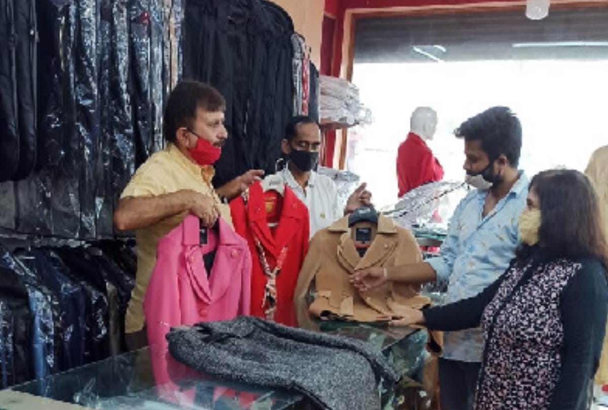people are buying dresses for festivals and marriage in lucknow