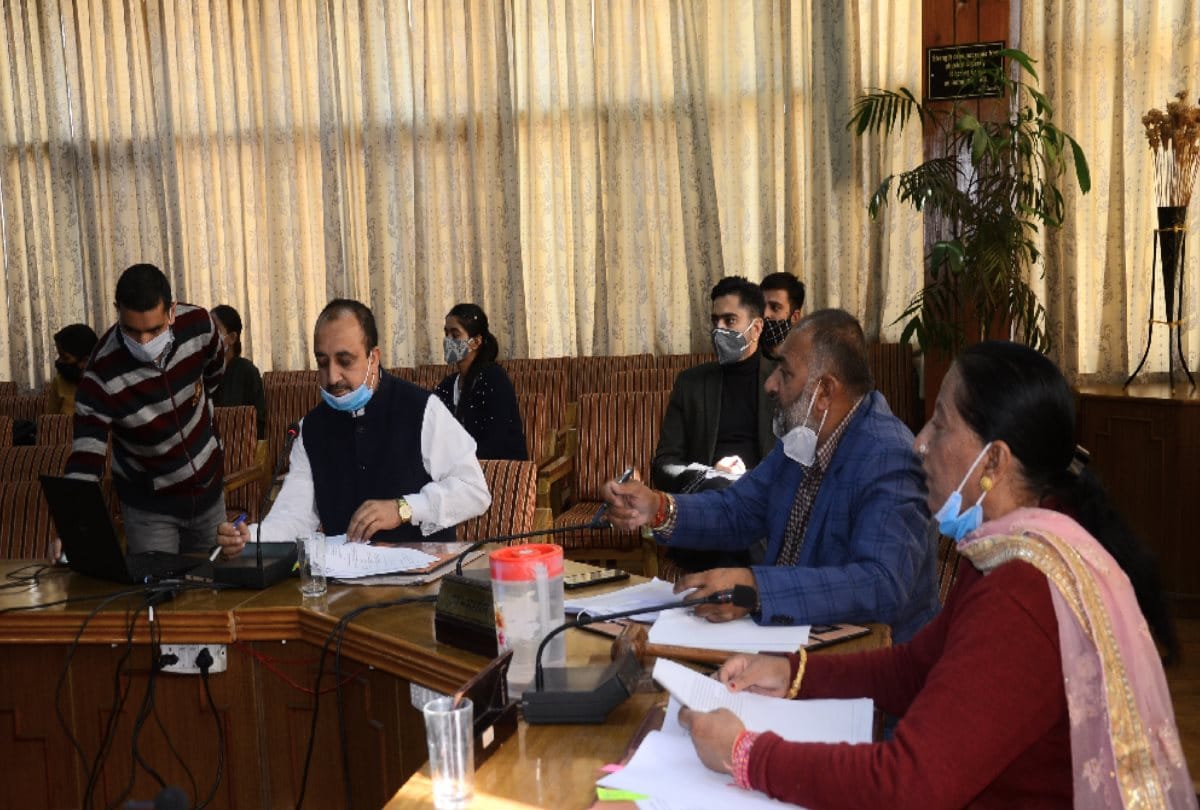mc shimla house decisions today: 21 days to collect tax, ruckus in the house over BPL card