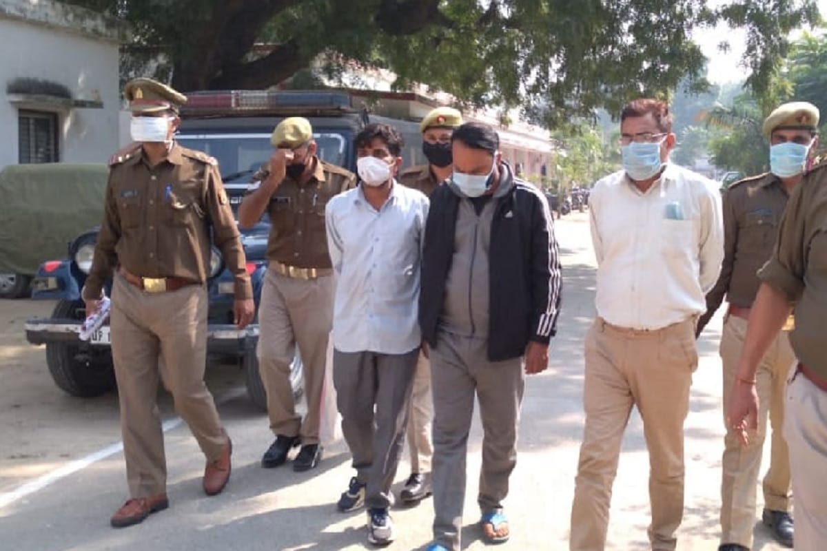 UP News: Suspended officer Sunil Chandra was smuggling illegal weapons in Muzaffarnagar