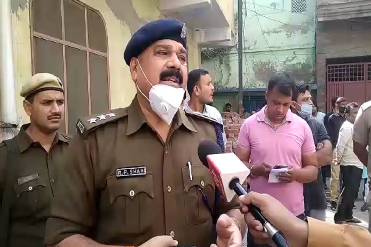 Meerut Gas Cylinder Blast News: gas cylinder blast in a house at sardhna of Meerut and two people has died