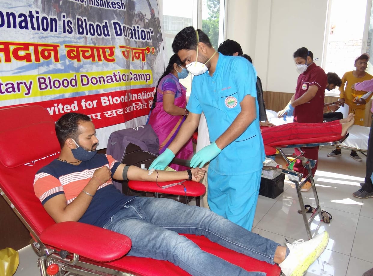 People gathered to donate blood to save the lives of others