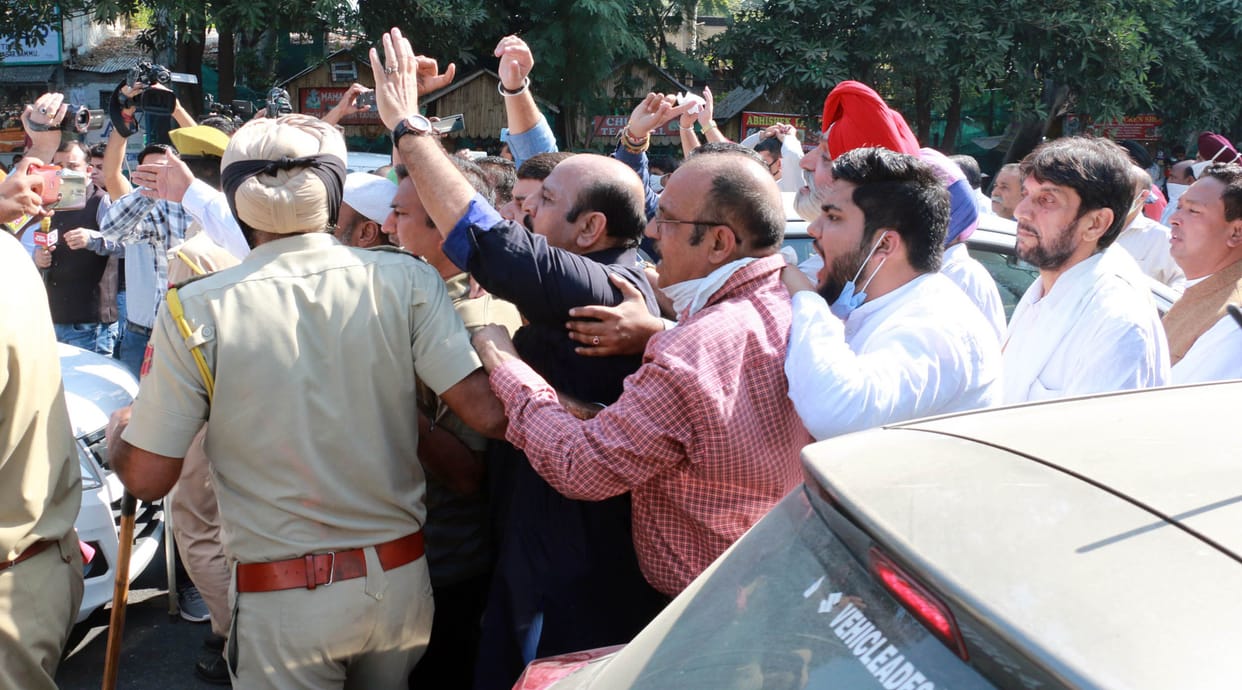PDP RALLY IN JAMMU POLICE STOPED OF ROAD