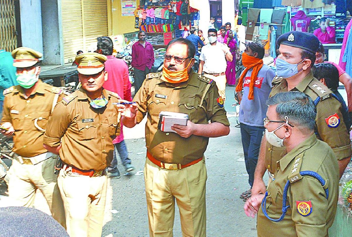 two groups clashes in etah markets over money dispute