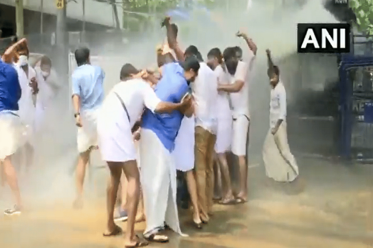 Kerala Gold Smuggling Case: Youth Congress workers protest, demanded resignation of Chief Minister pinarayi vijayan