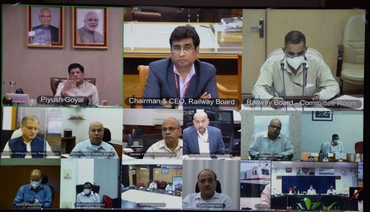 130 employee got retirement in the presence of railminister