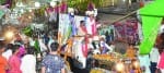 सैलानी से निकाले गए उर्स में शामिल लोग।