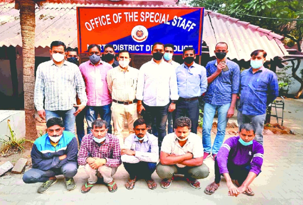 Ganja smugglers of interstate gang exposed