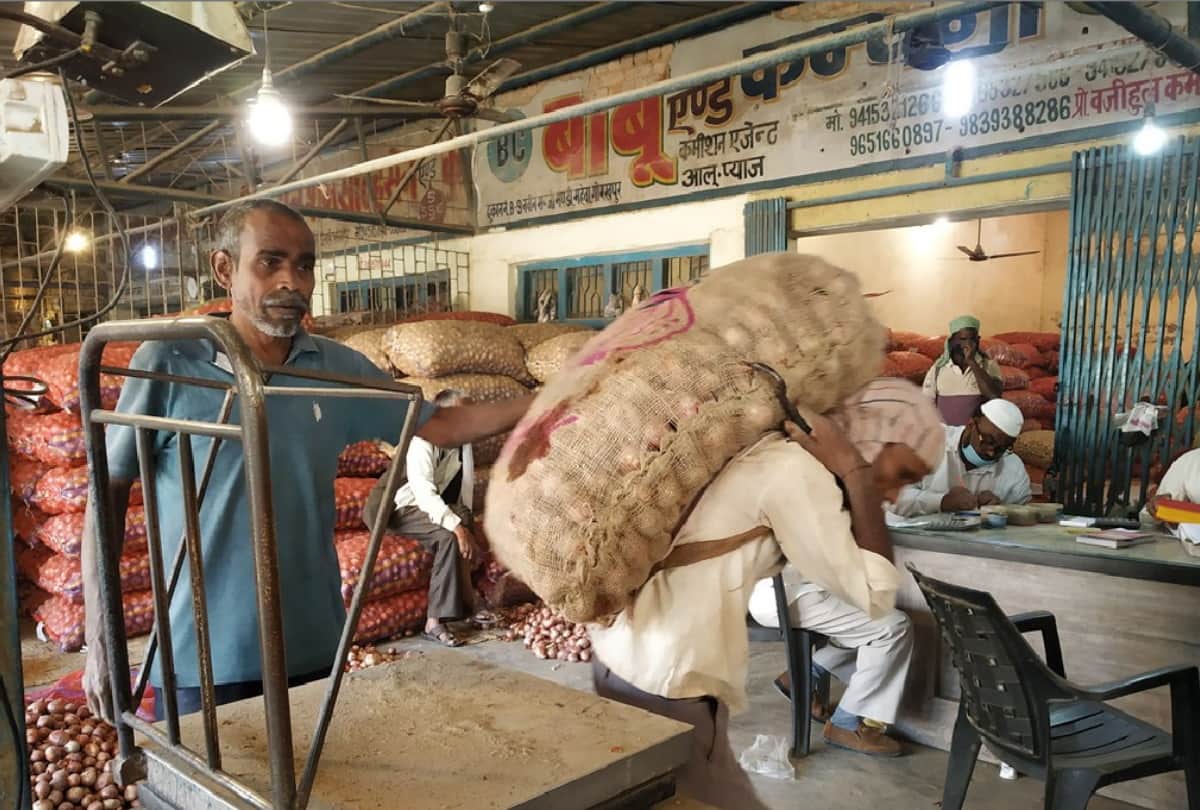 Onion price crosses Rs 50 in Gorakhpur