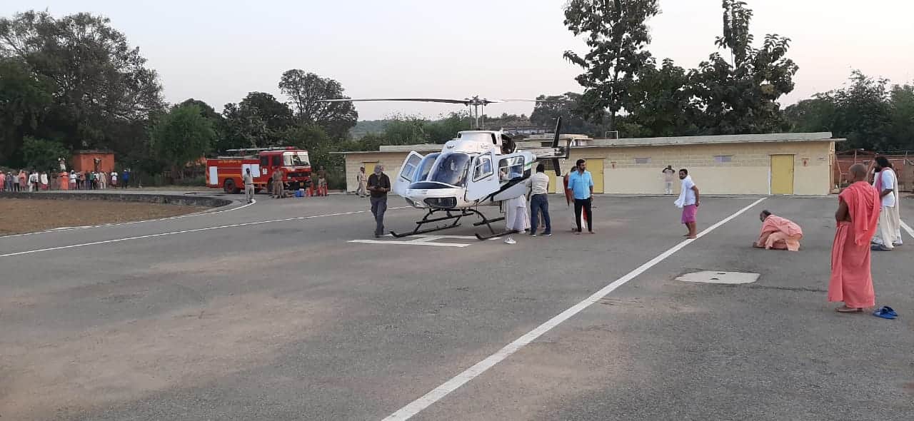 Swami Adgadanand Maharaj arrived at Sakteshgarh Ashram after 48 days, devotees welcomed with dhol-nagade