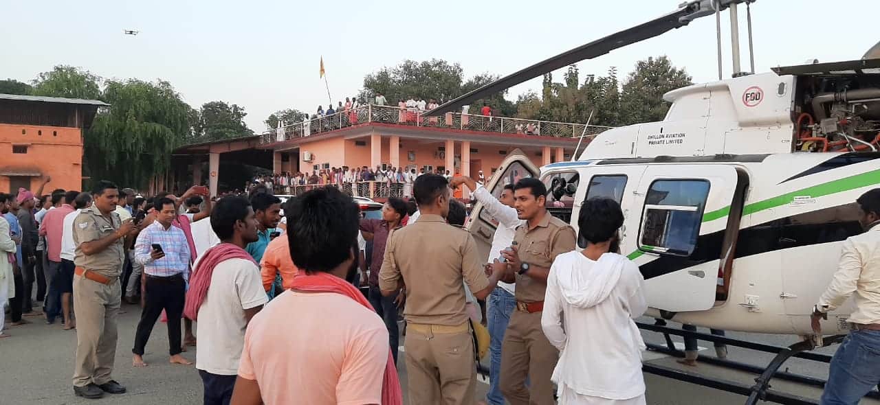 Swami Adgadanand Maharaj arrived at Sakteshgarh Ashram after 48 days, devotees welcomed with dhol-nagade